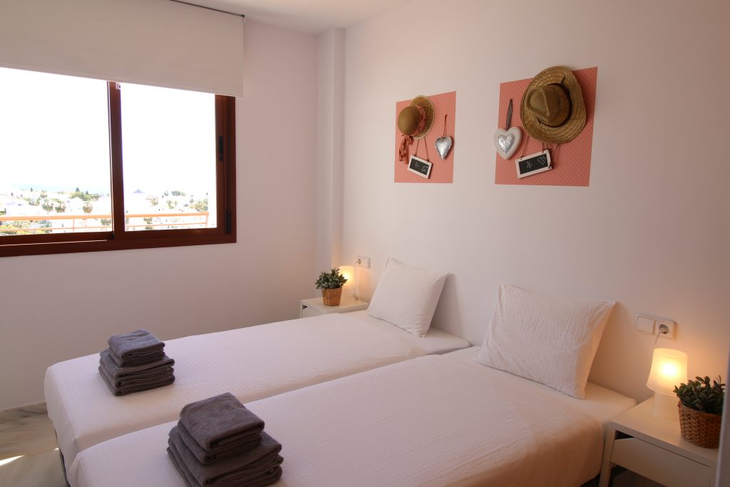 Andaluz Apartments bedroom holiday apartment MDN05